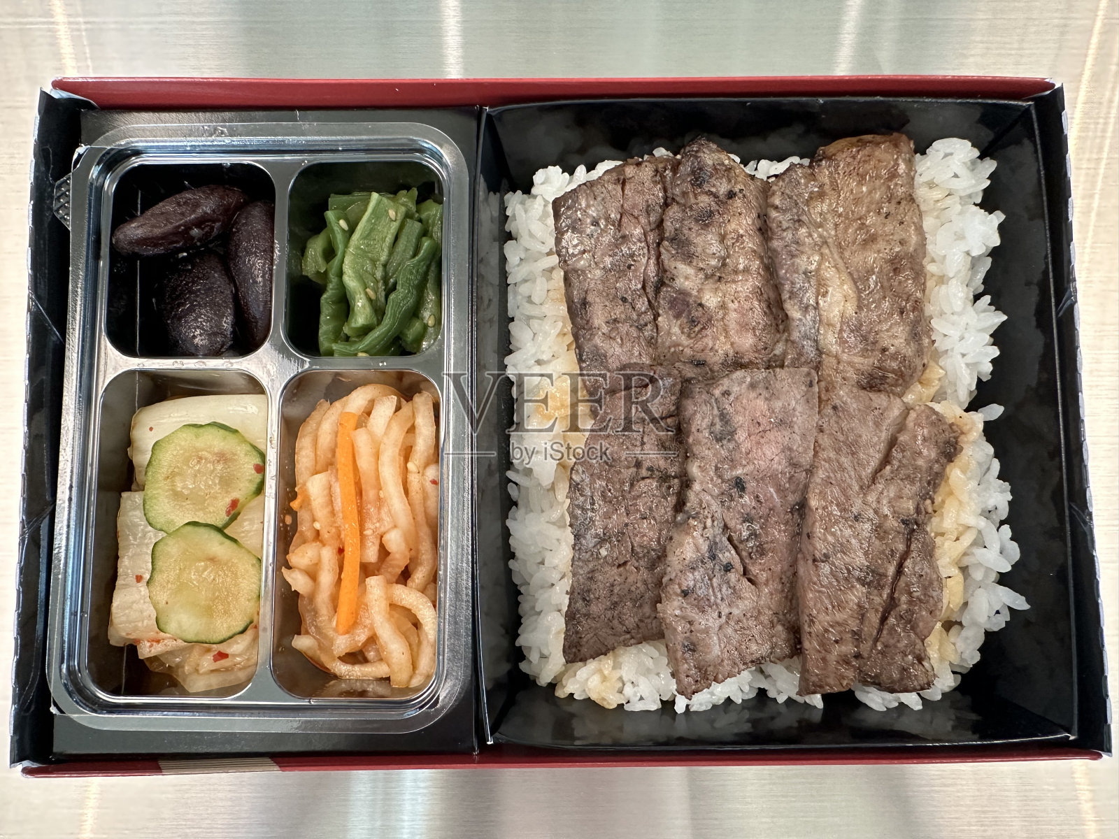 Galbi午餐盒照片摄影图片