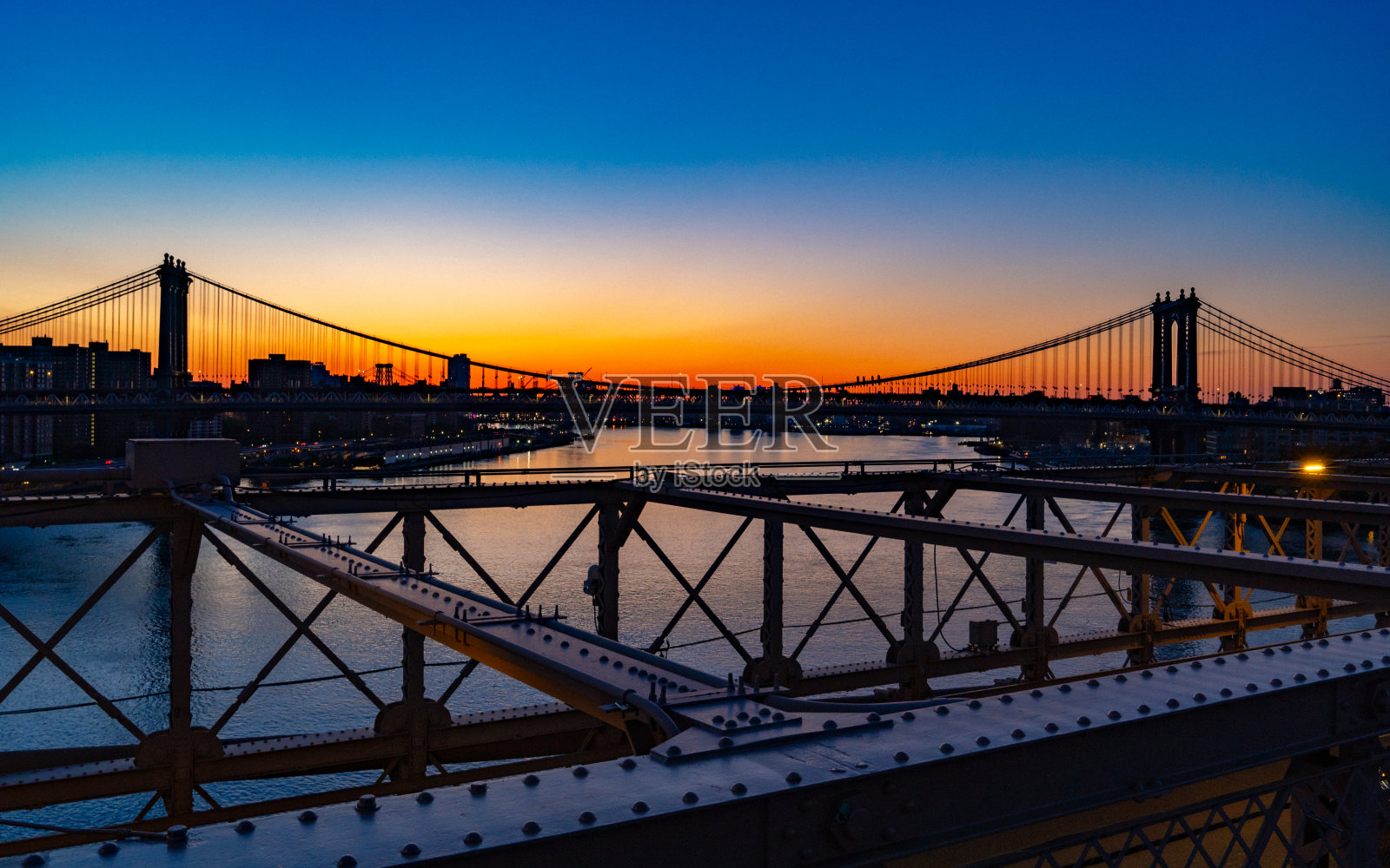 布鲁克林大桥上的日出照片摄影图片