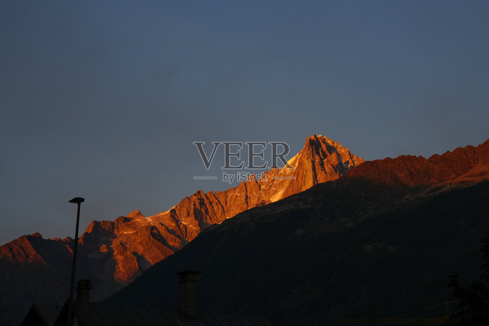 山间日落照片摄影图片