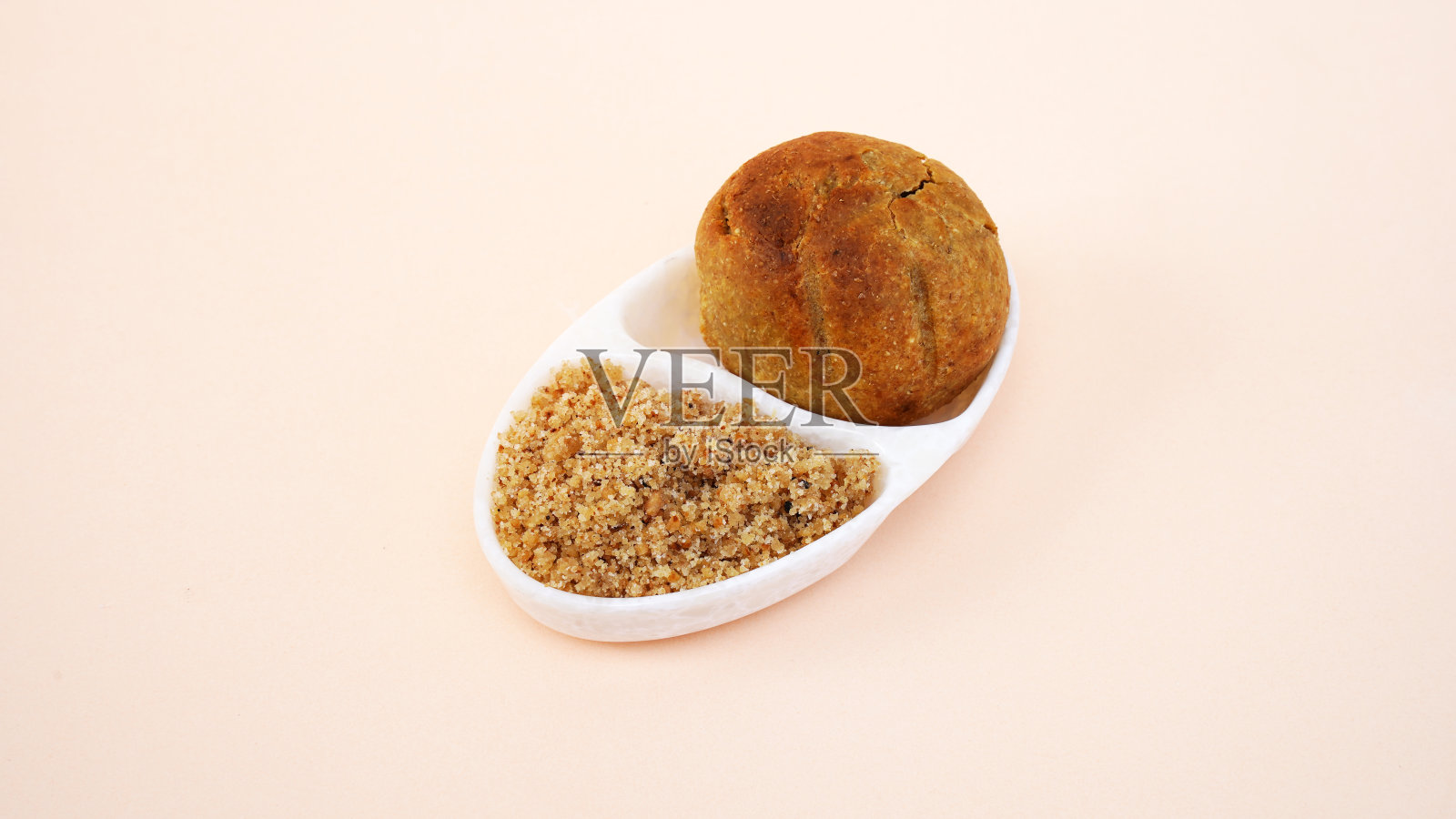 Daal Baati Churma是一种来自印度拉贾斯坦邦的流行健康食品。照片摄影图片
