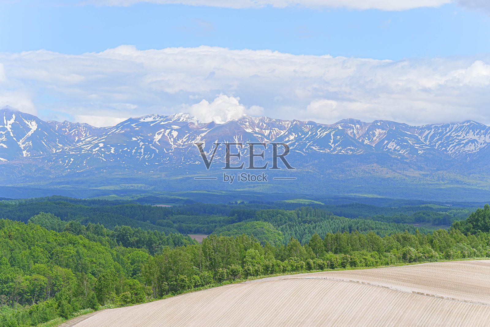 志贵山照片摄影图片