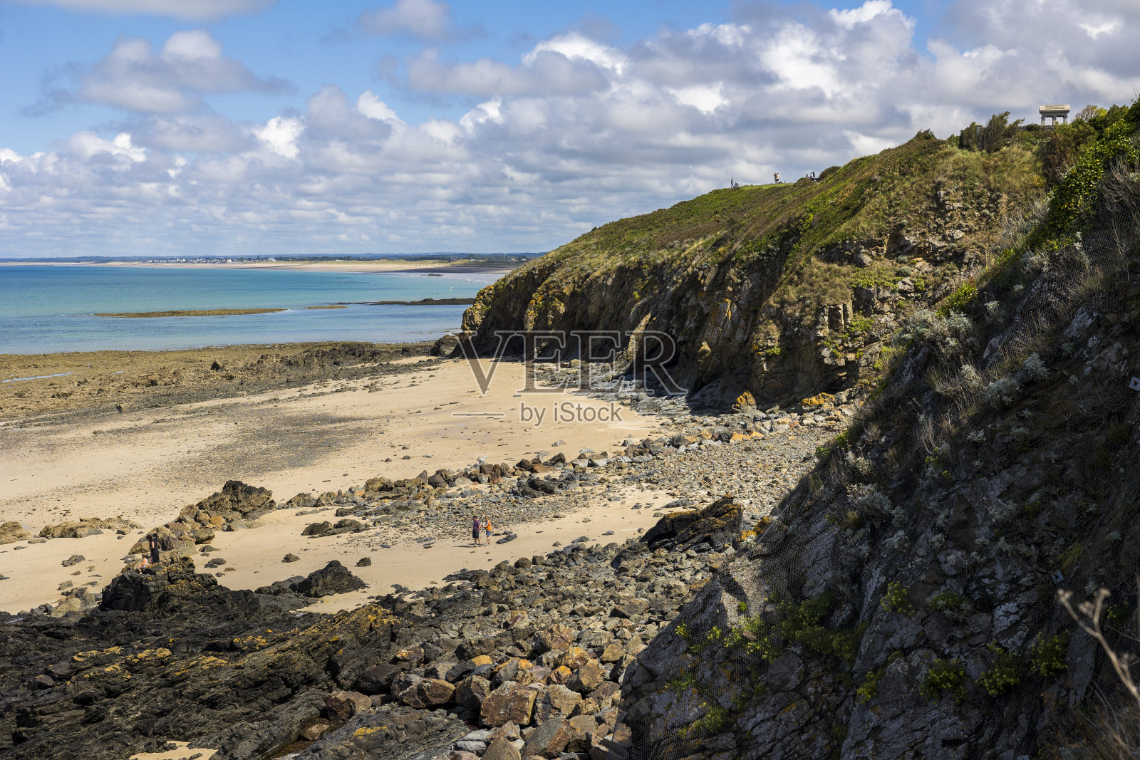 在格兰维尔的古塞广场，退潮时的路岬照片摄影图片