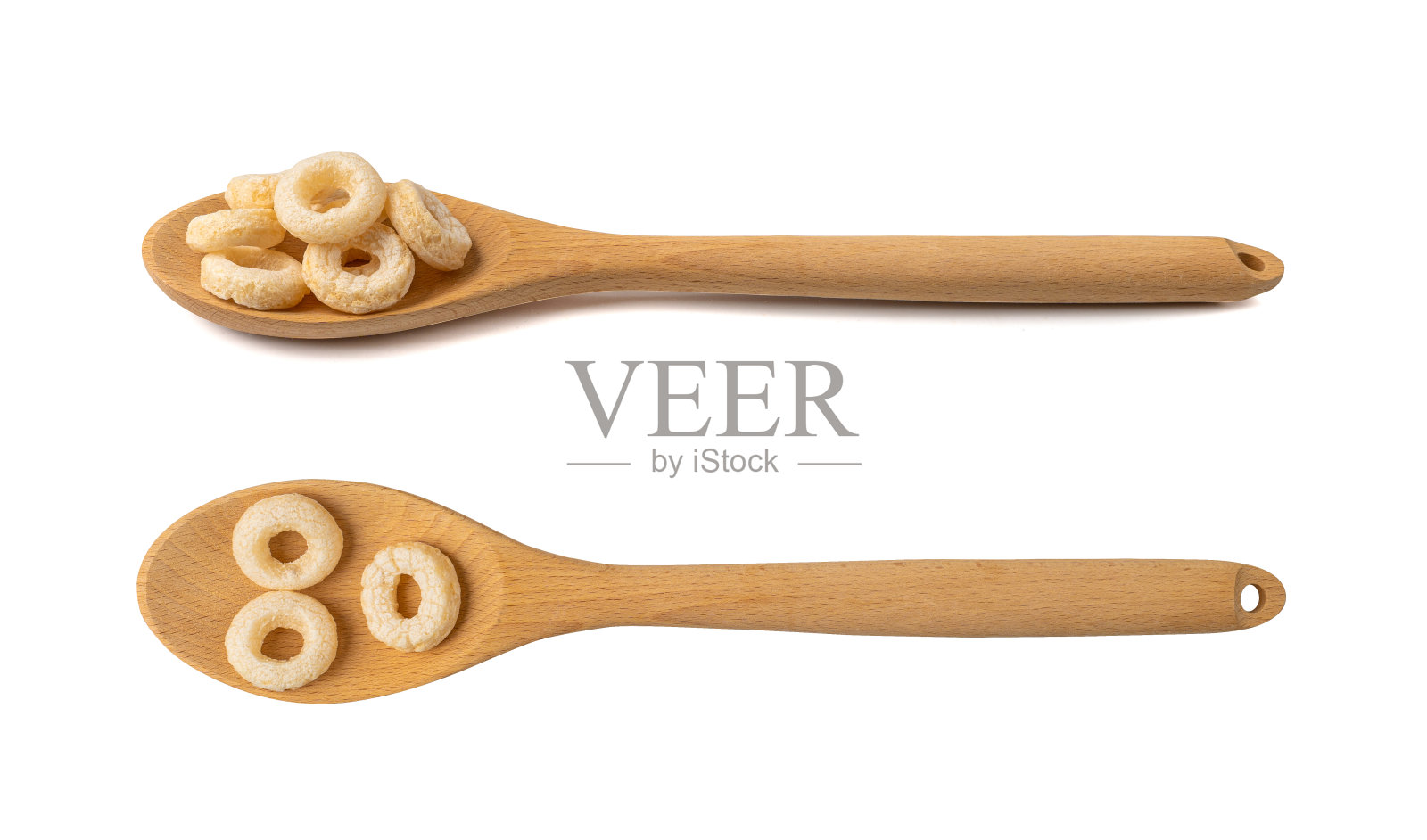 谷物圈隔离，早餐大米圈，玉米谷物零食照片摄影图片