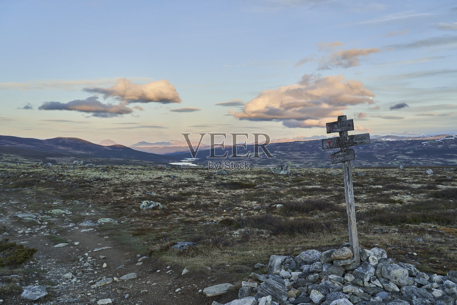 多夫菲尔国家公园寒冷严酷的苔原景观照片摄影图片