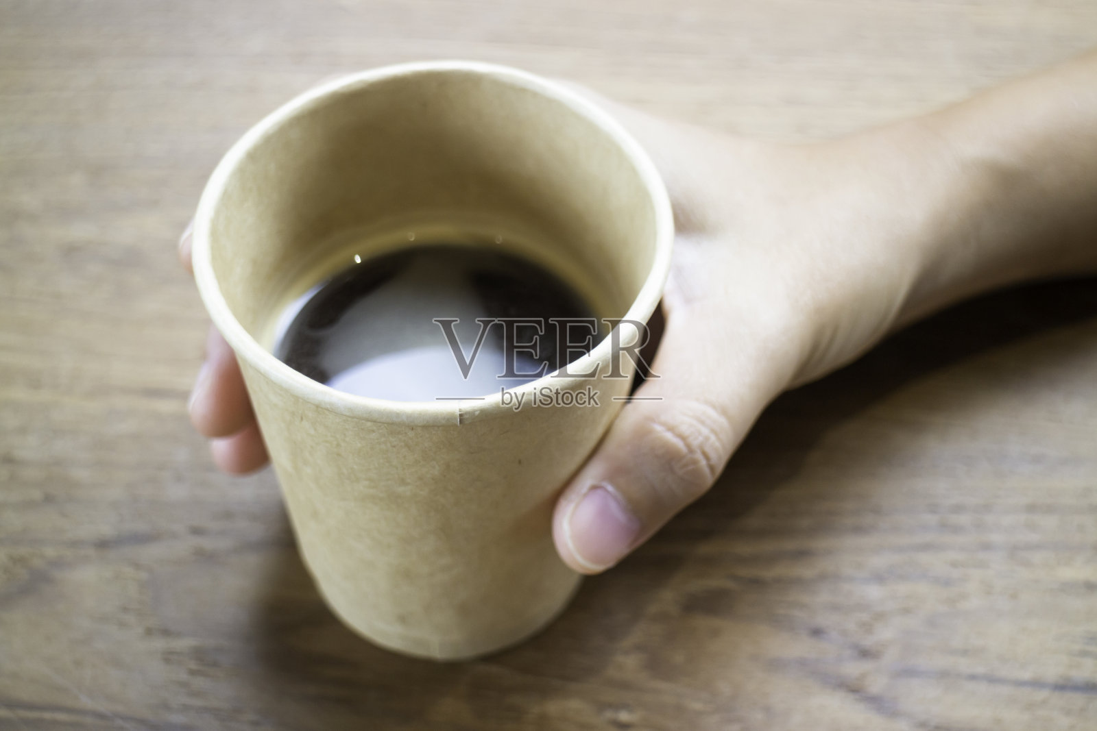 一次性热黑咖啡照片摄影图片