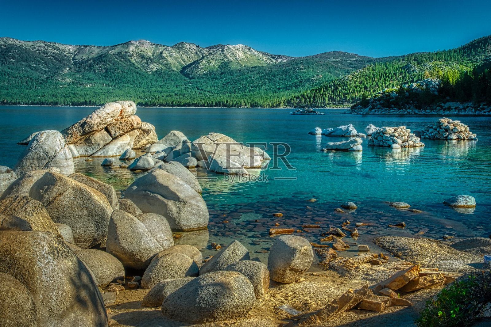 冬天的太浩湖照片摄影图片