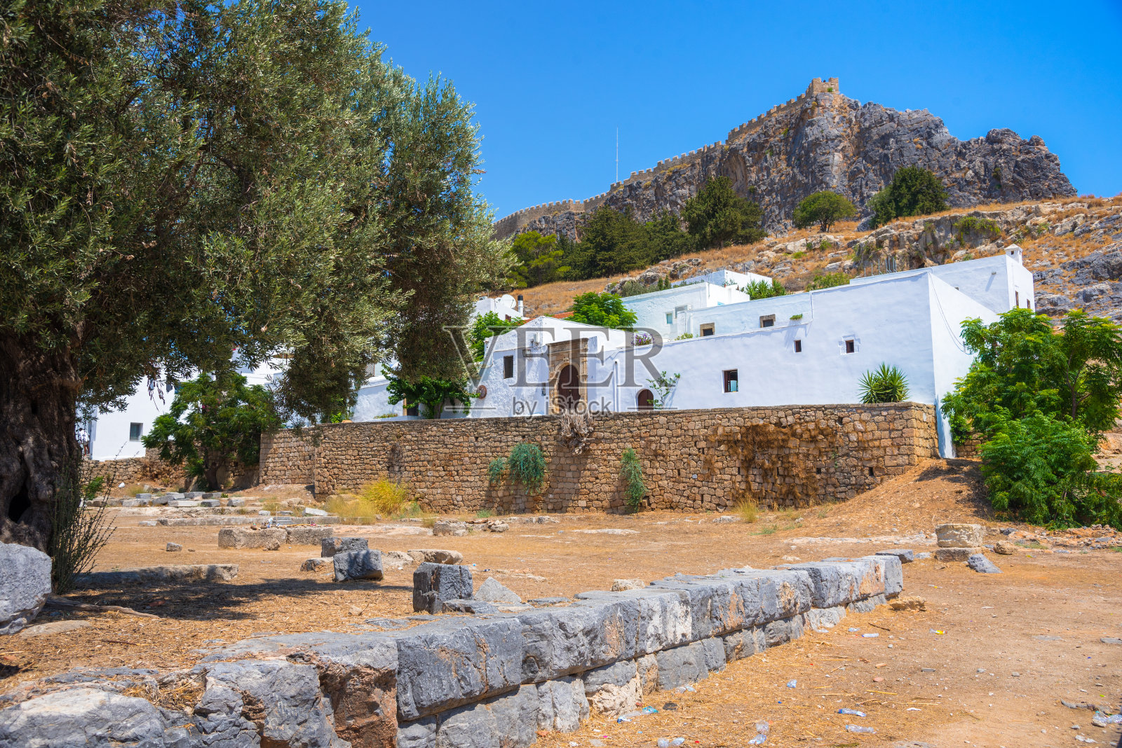 希腊罗得岛的林多斯村和卫城全景照片摄影图片