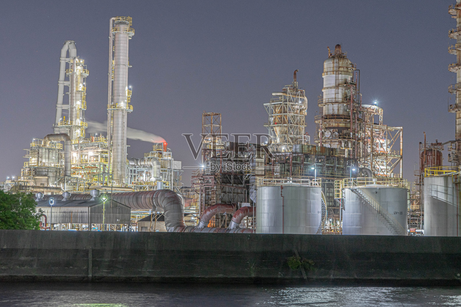 工厂夜景照片摄影图片