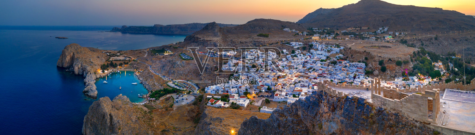 希腊罗得岛的林多斯村和卫城全景照片摄影图片