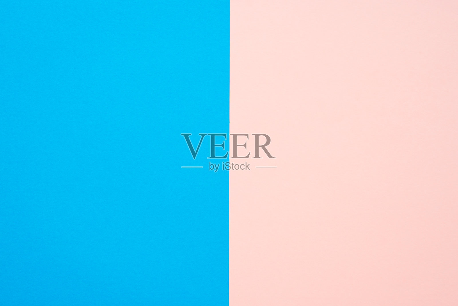 顶视图两色调粉蓝色纸张背景与复制空间。照片摄影图片