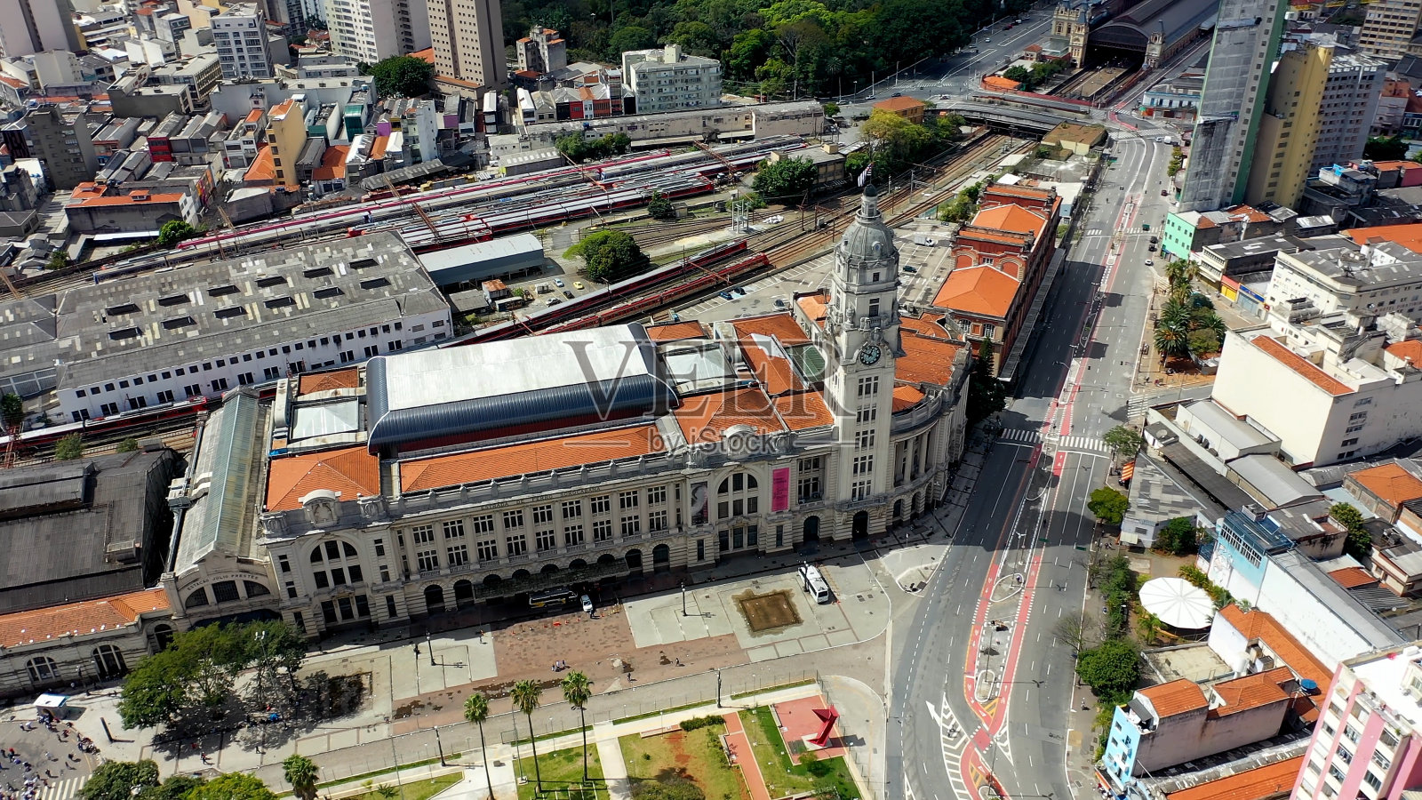 巴西圣保罗市中心的火车站。照片摄影图片