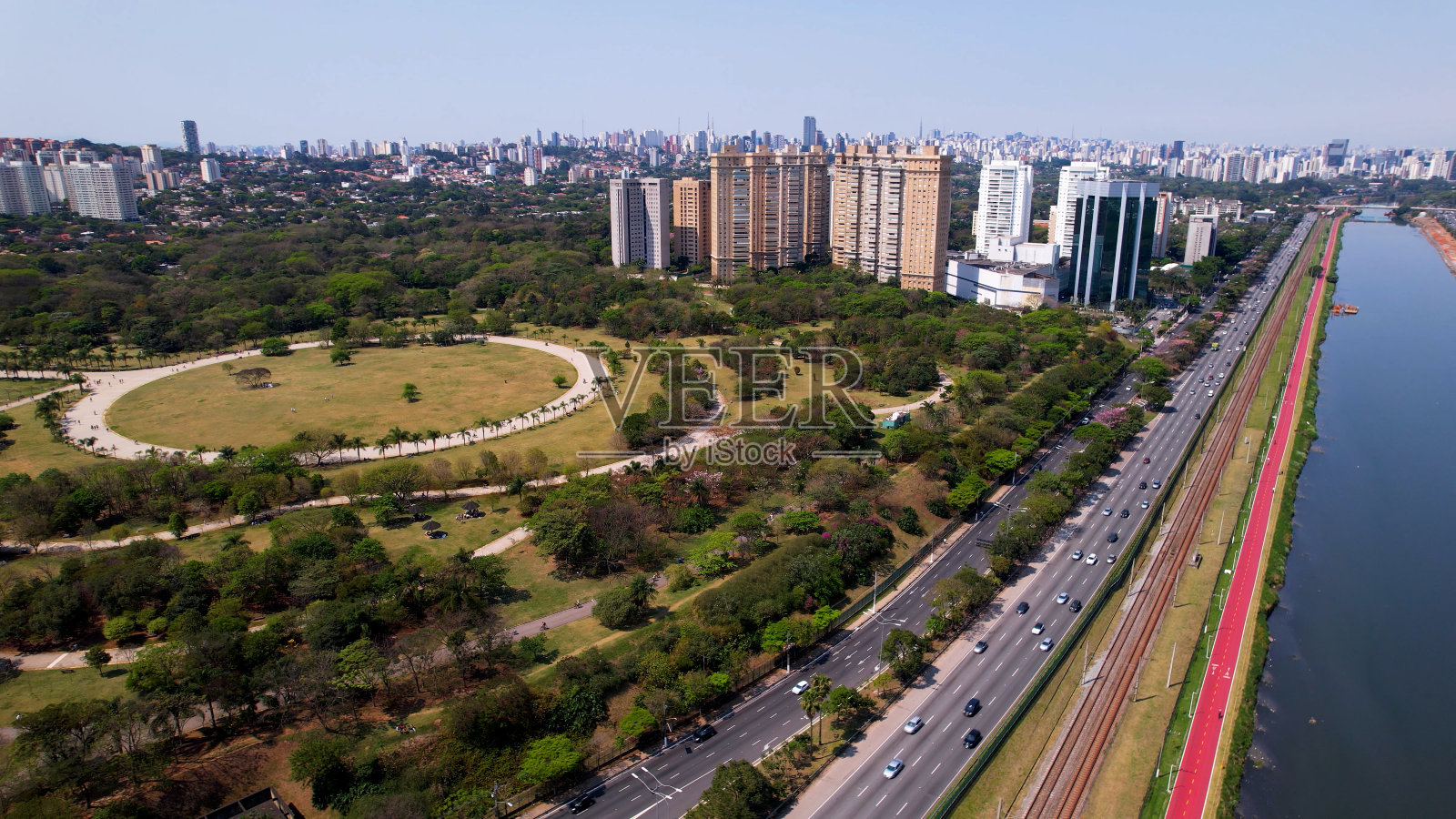 巴西圣保罗的城市景观。令人惊叹的市区景观。照片摄影图片