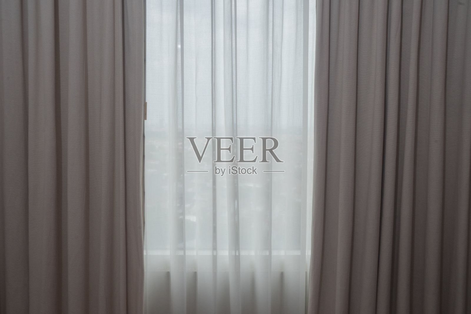 窗帘颜色为半透明白色照片摄影图片