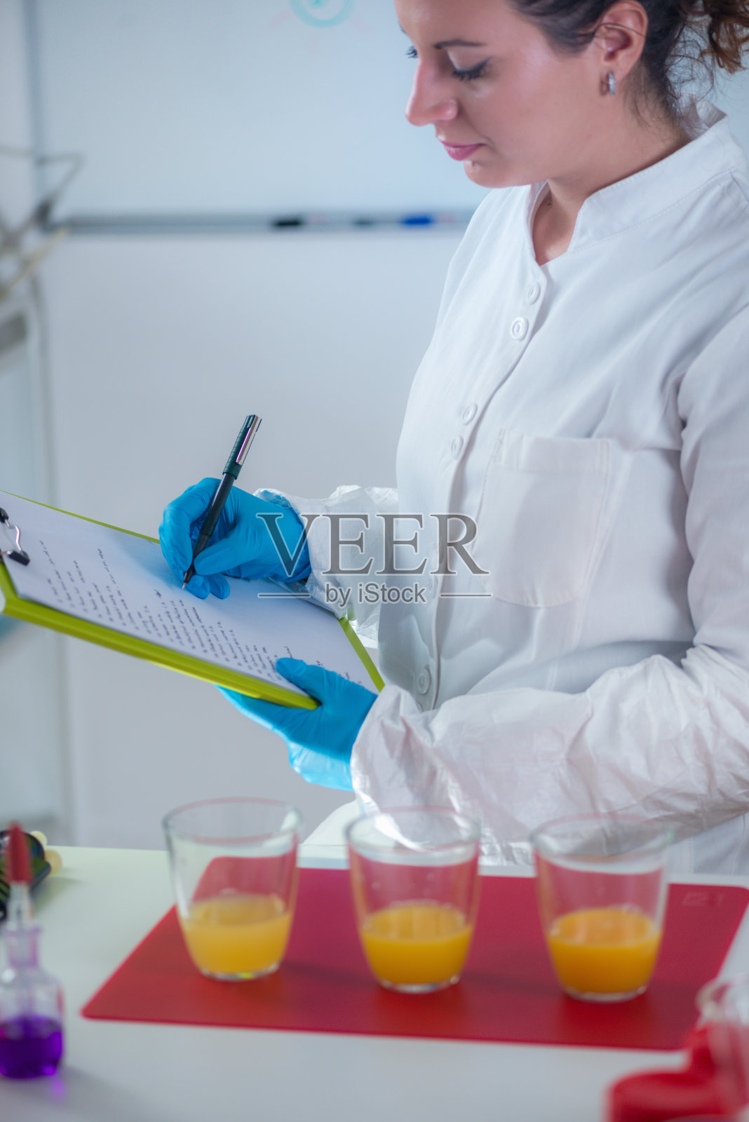 果汁质量控制实验室检验照片摄影图片