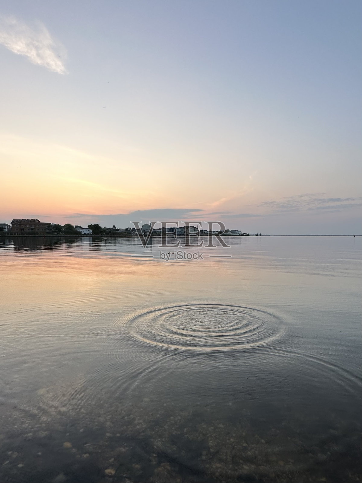 静水涟漪黎明照片摄影图片