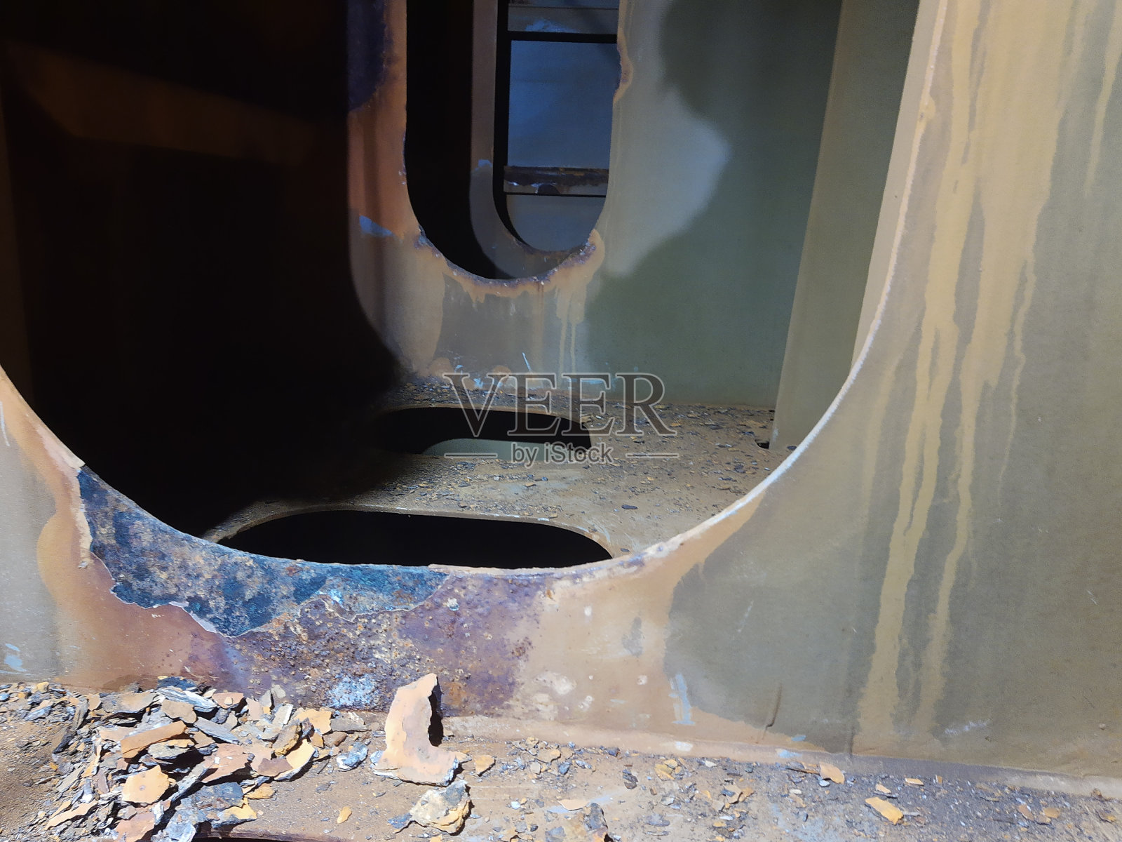 船上压载舱的锈蚀照片摄影图片