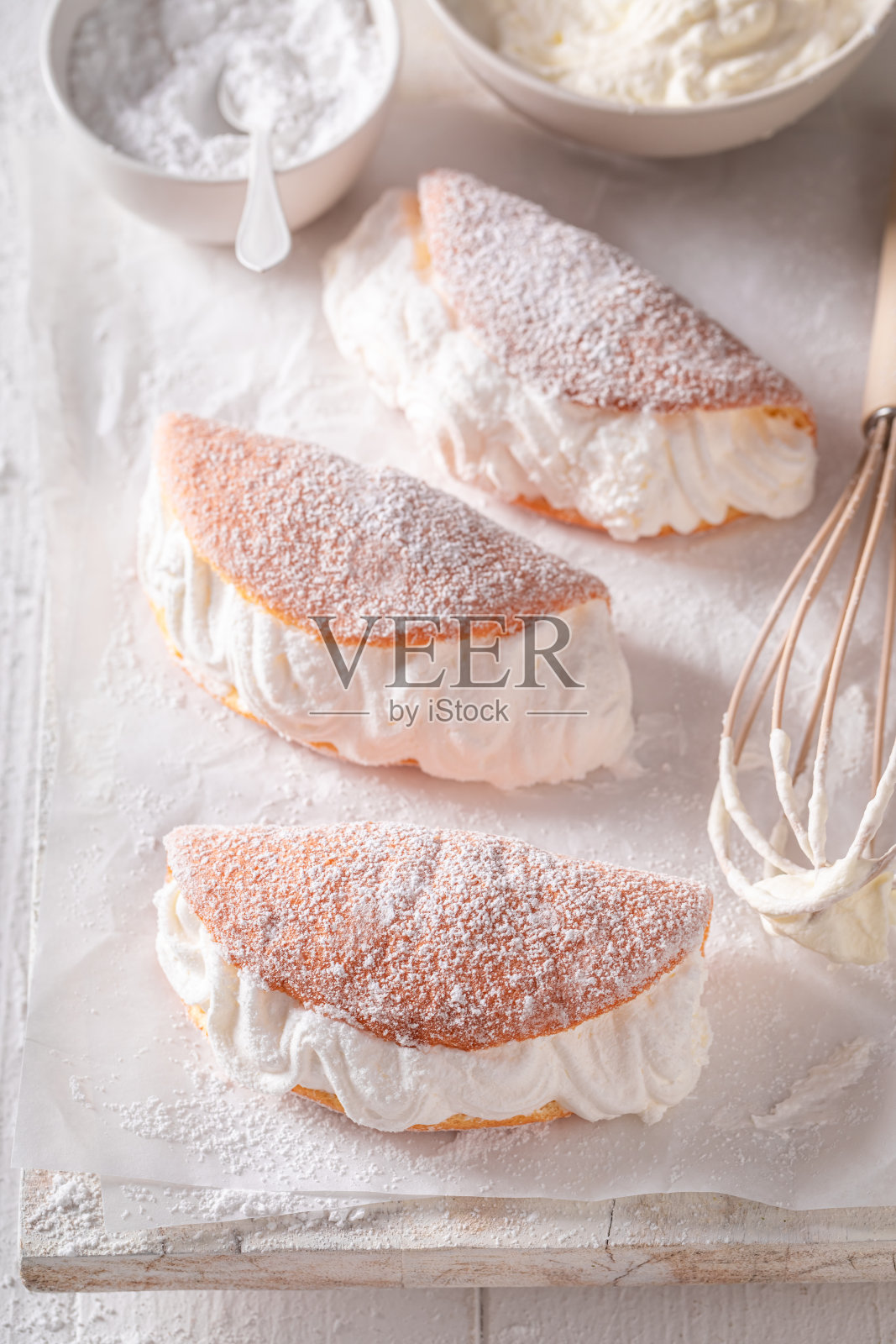 自制玉米饼在波兰被称为煎蛋卷。照片摄影图片