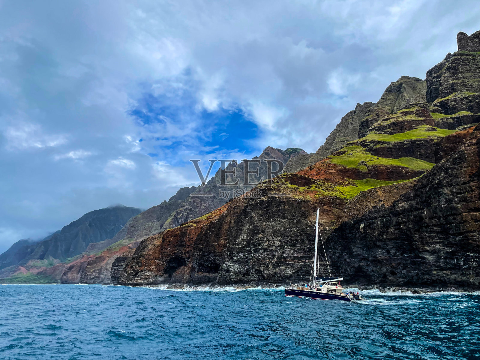 帆船在纳帕利海岸照片摄影图片