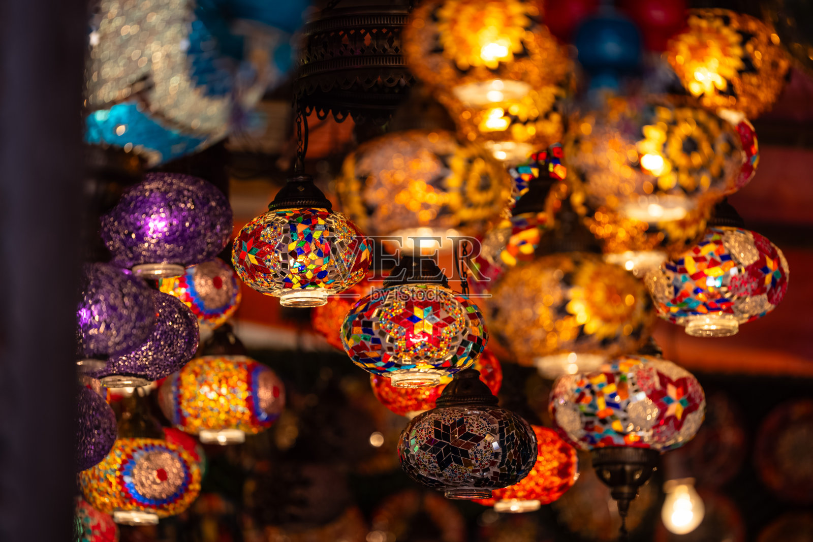 彩色土耳其挂灯照片摄影图片