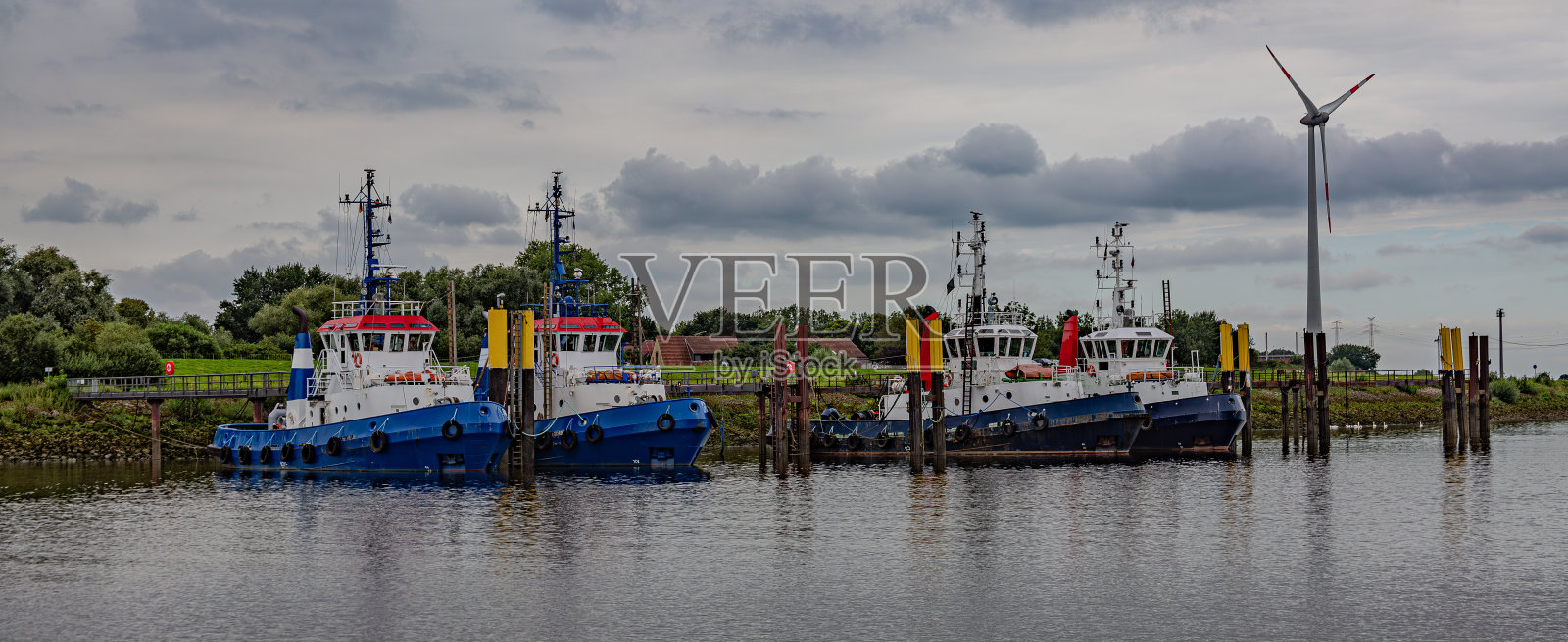 威悉河畔的不来梅港照片摄影图片
