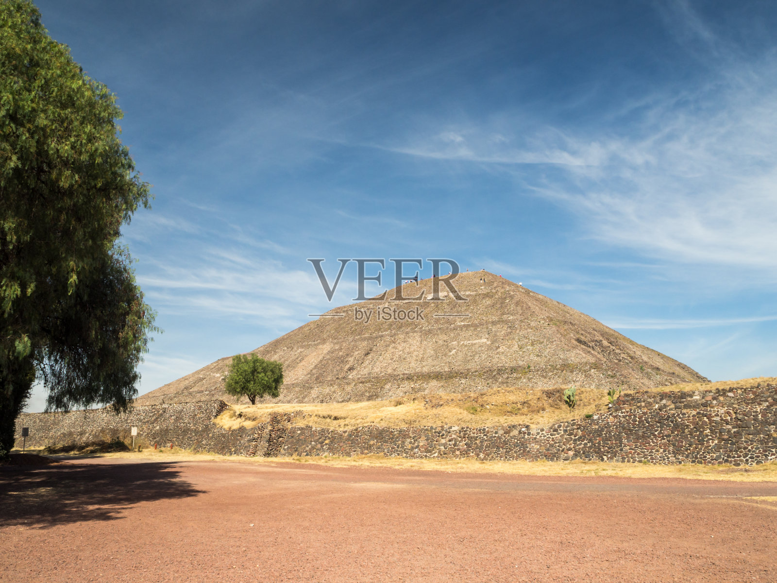 特奥蒂瓦坎，墨西哥城，墨西哥，南美- 2018年1月【日月大金字塔，特奥蒂瓦坎金字塔谷古城遗址，死亡之路】照片摄影图片