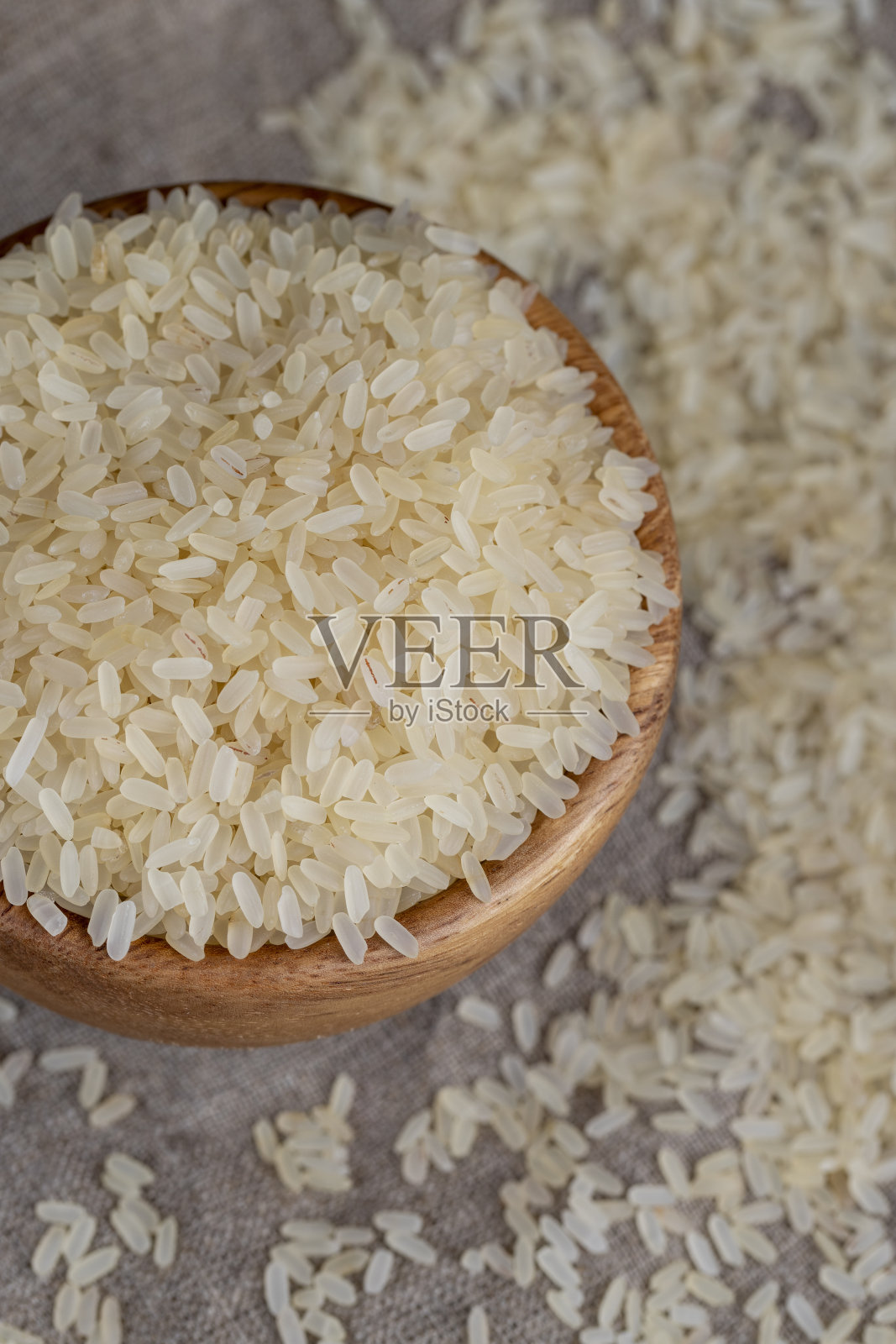 大量未煮熟的新鲜精米照片摄影图片