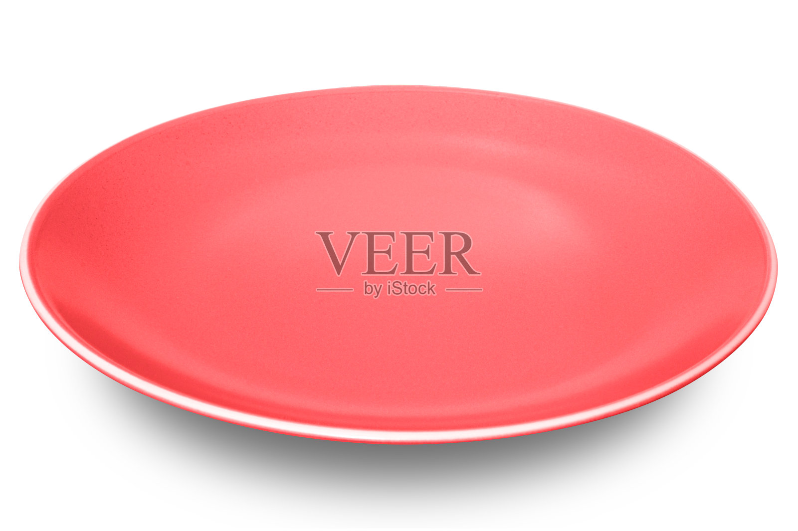 白色背景上孤立的红圈陶瓷板。照片摄影图片