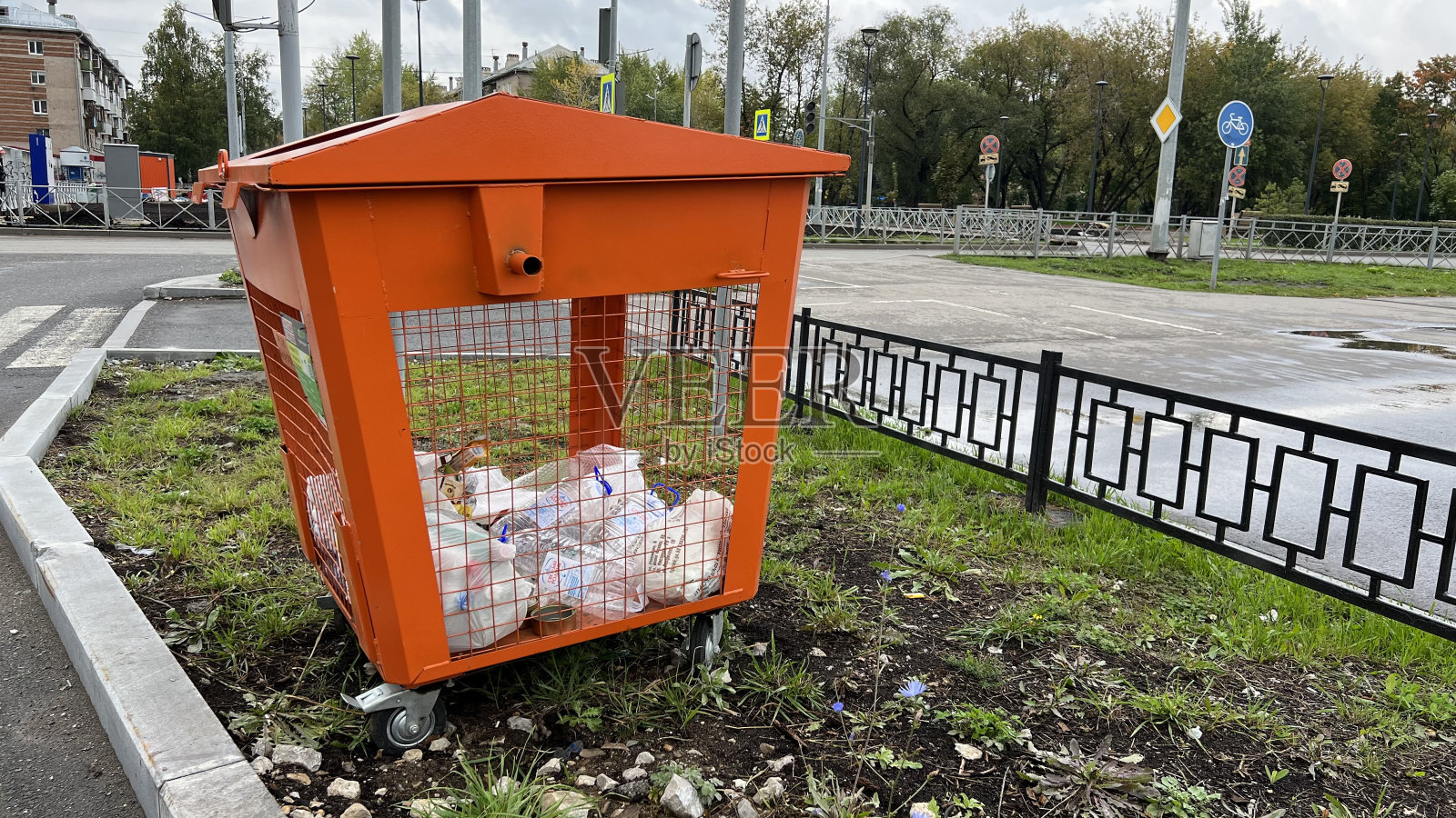 塑料收集容器照片摄影图片