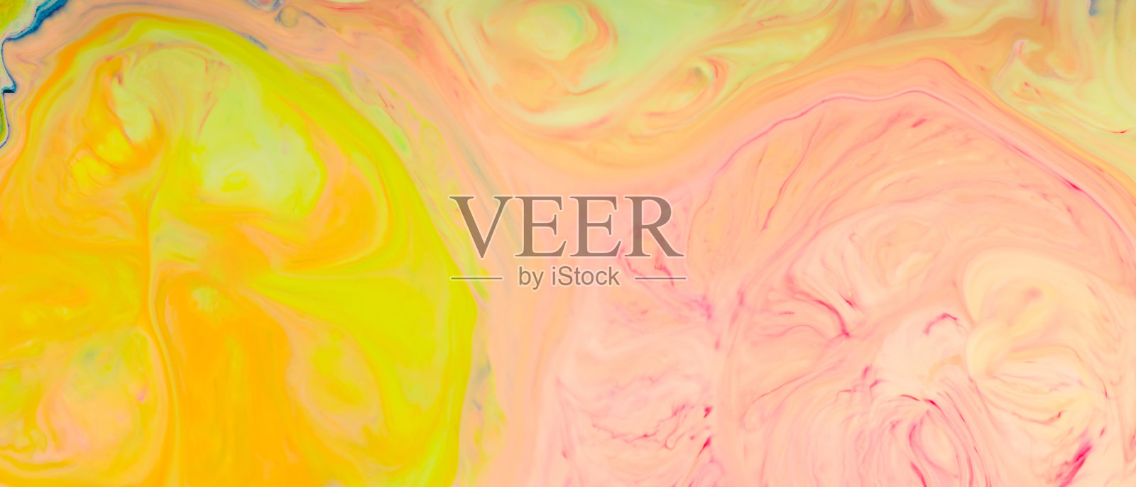 创意流体艺术:运动中的彩色漩涡，墙纸设计的抽象背景照片摄影图片