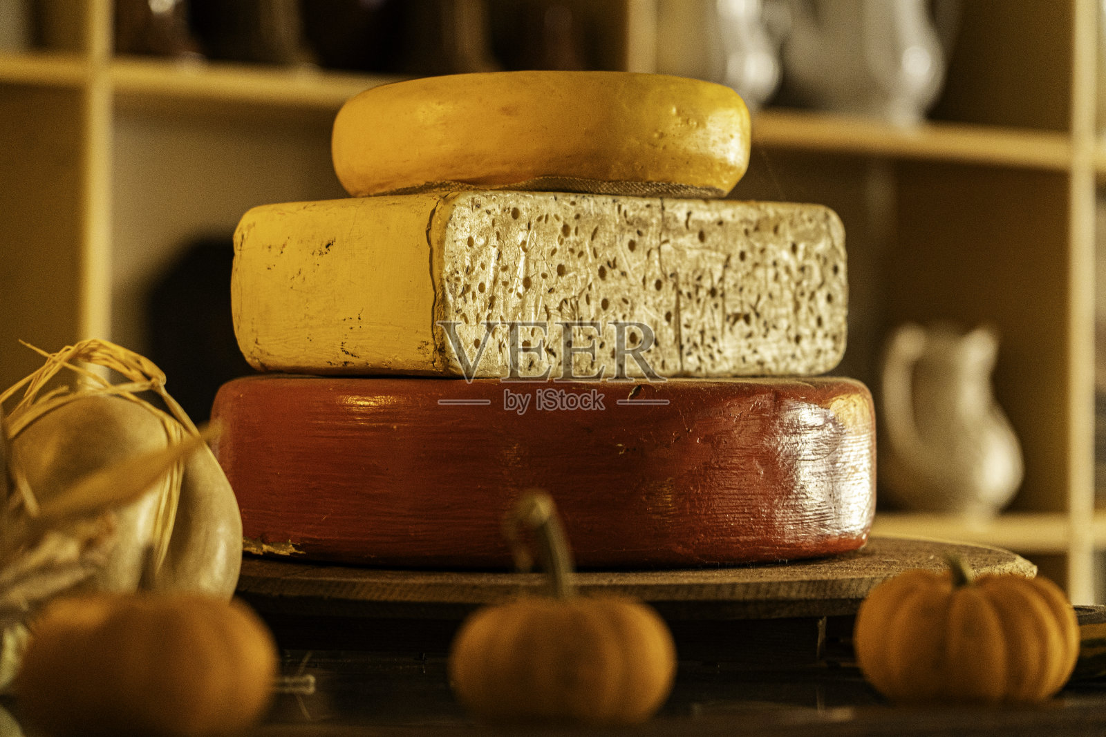 秋天的奶酪和南瓜照片摄影图片