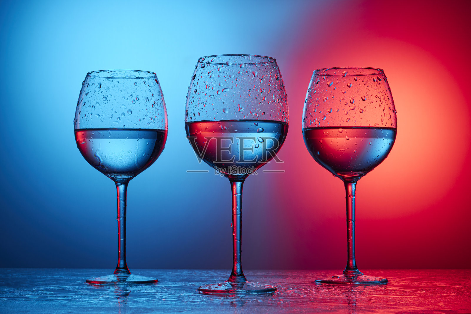 玻璃杯配饮料照片摄影图片