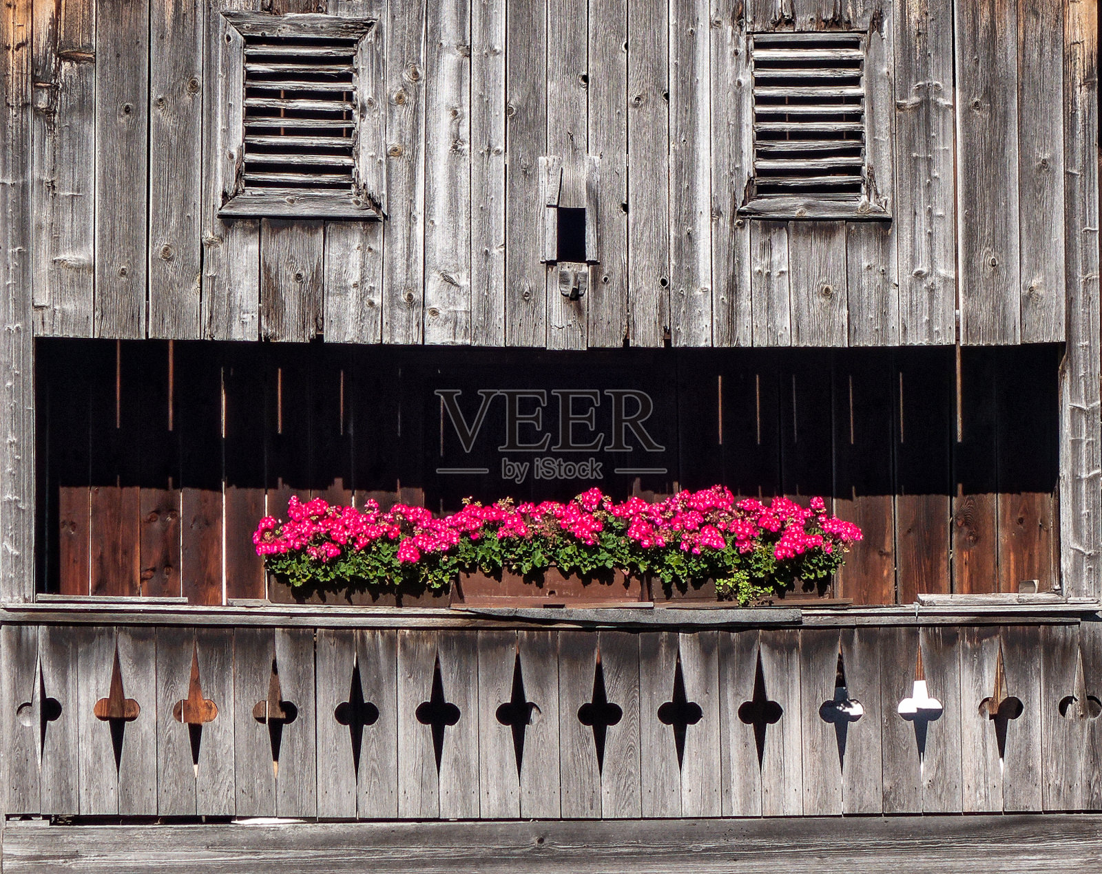 上巴伐利亚州一座古老的木制农舍的细节照片摄影图片