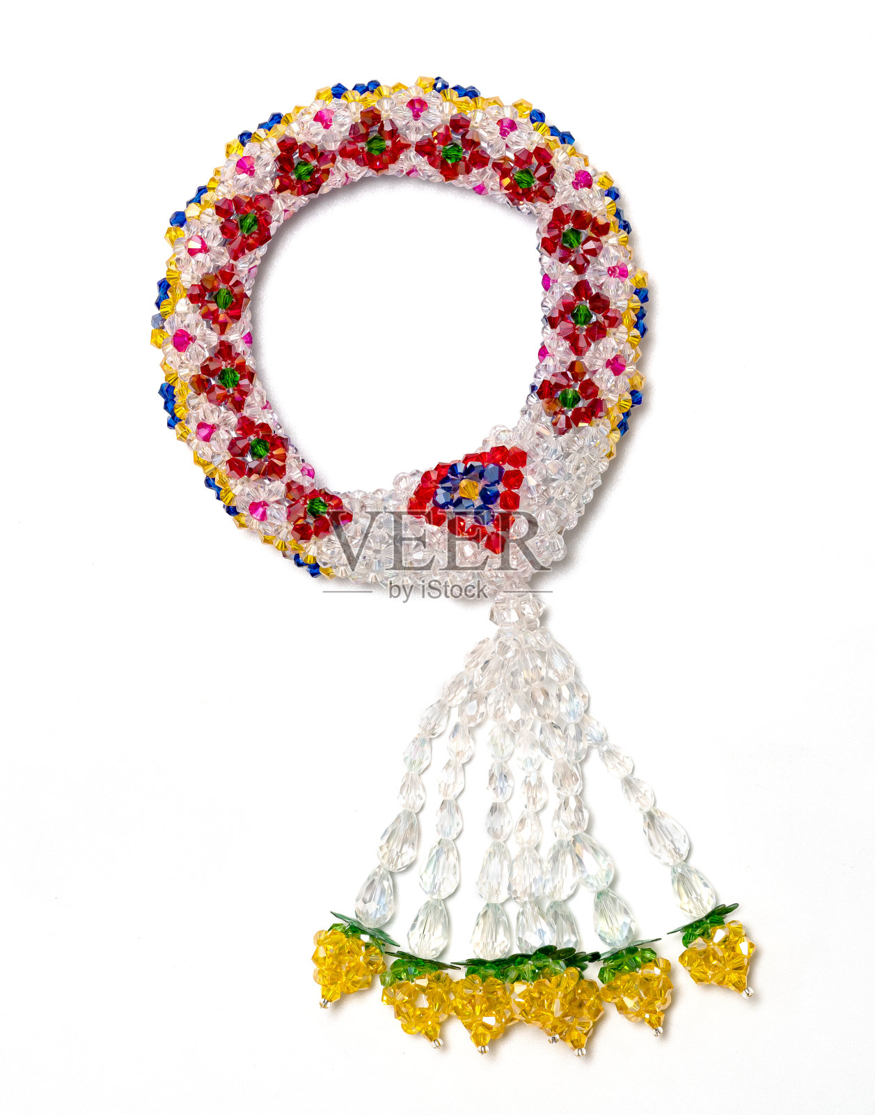 彩色花环水晶珠图案风格泰国孤立的白色背景照片摄影图片