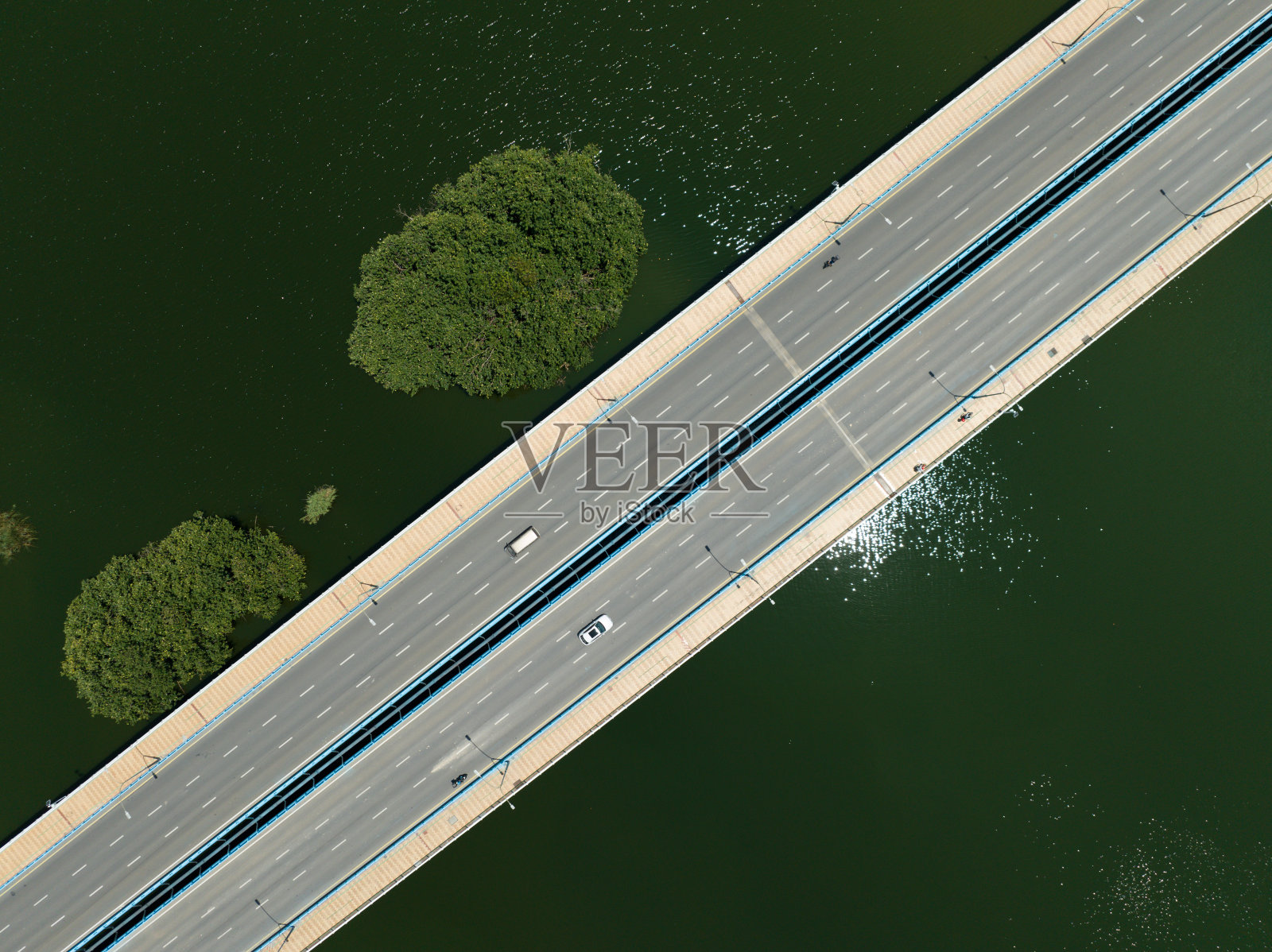 水上高速公路的鸟瞰图照片摄影图片