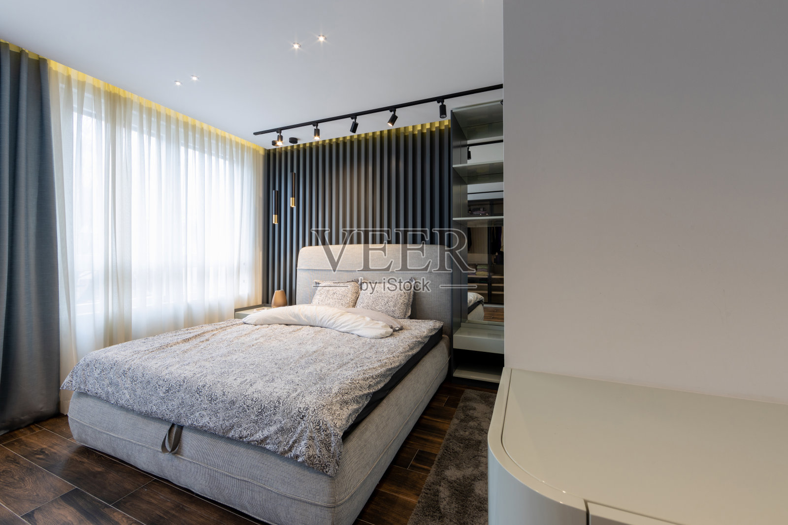 现代主卧的内部照片摄影图片