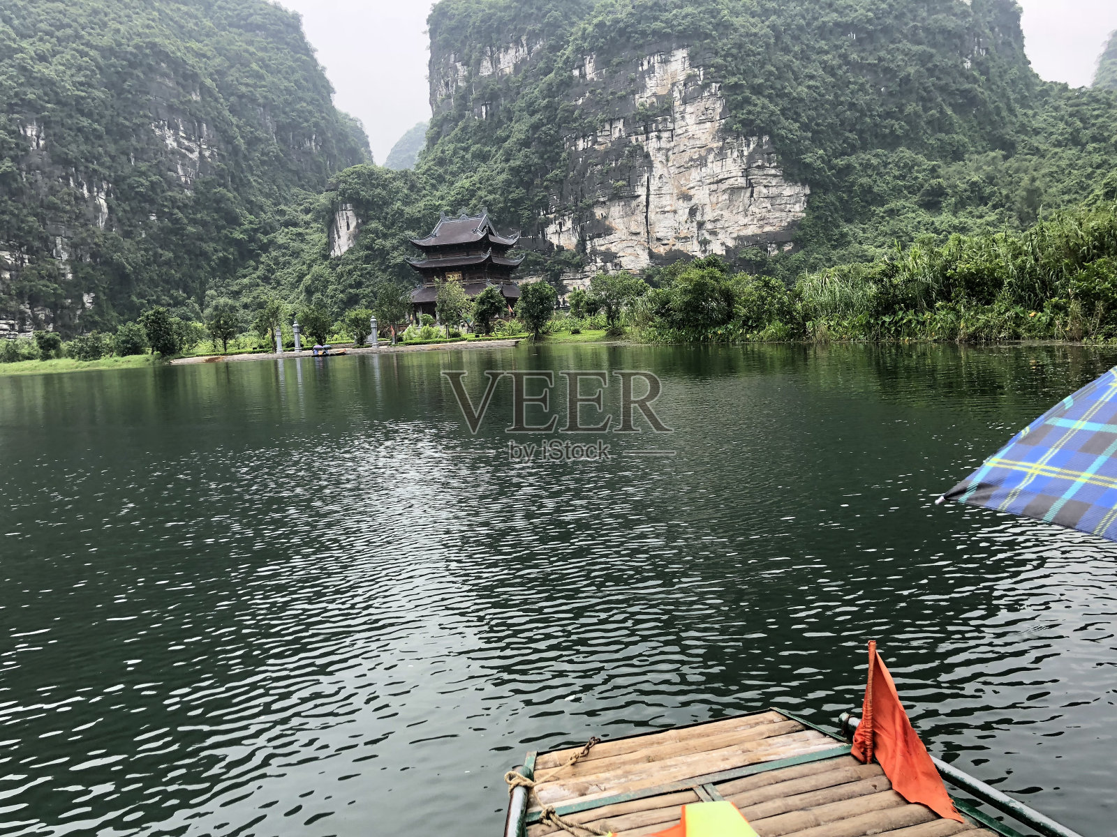 宁静的湖照片摄影图片