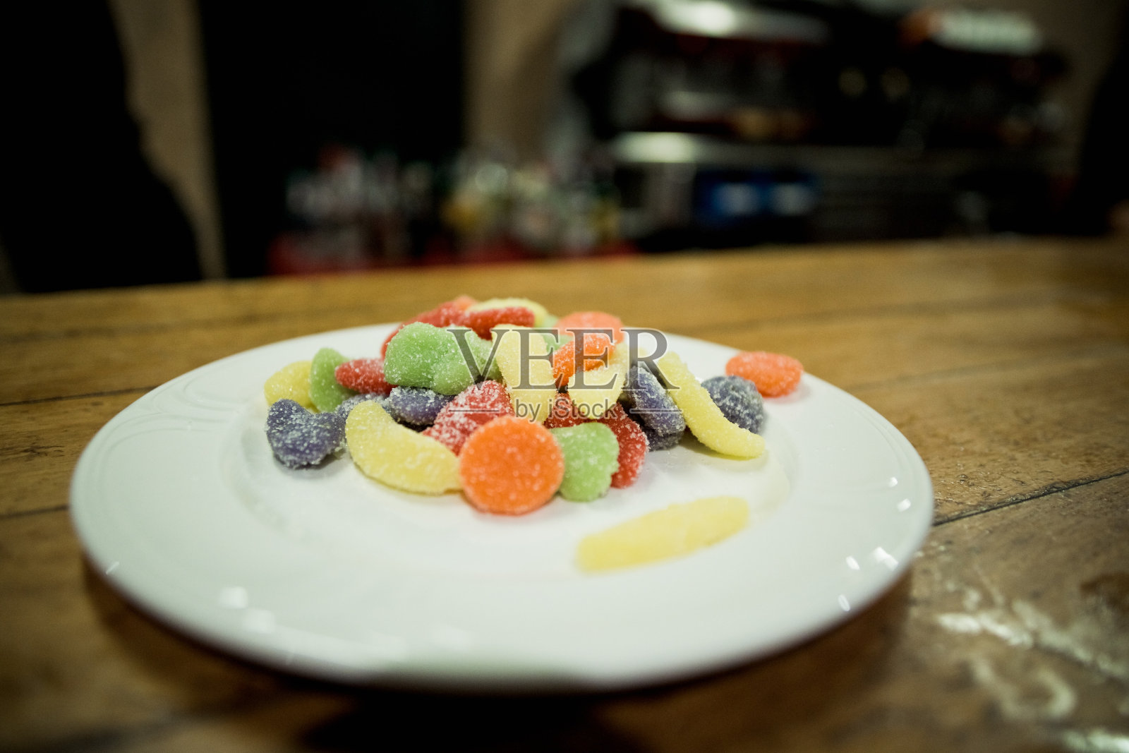 水果甜点，婚礼上的饼干慕斯。照片摄影图片