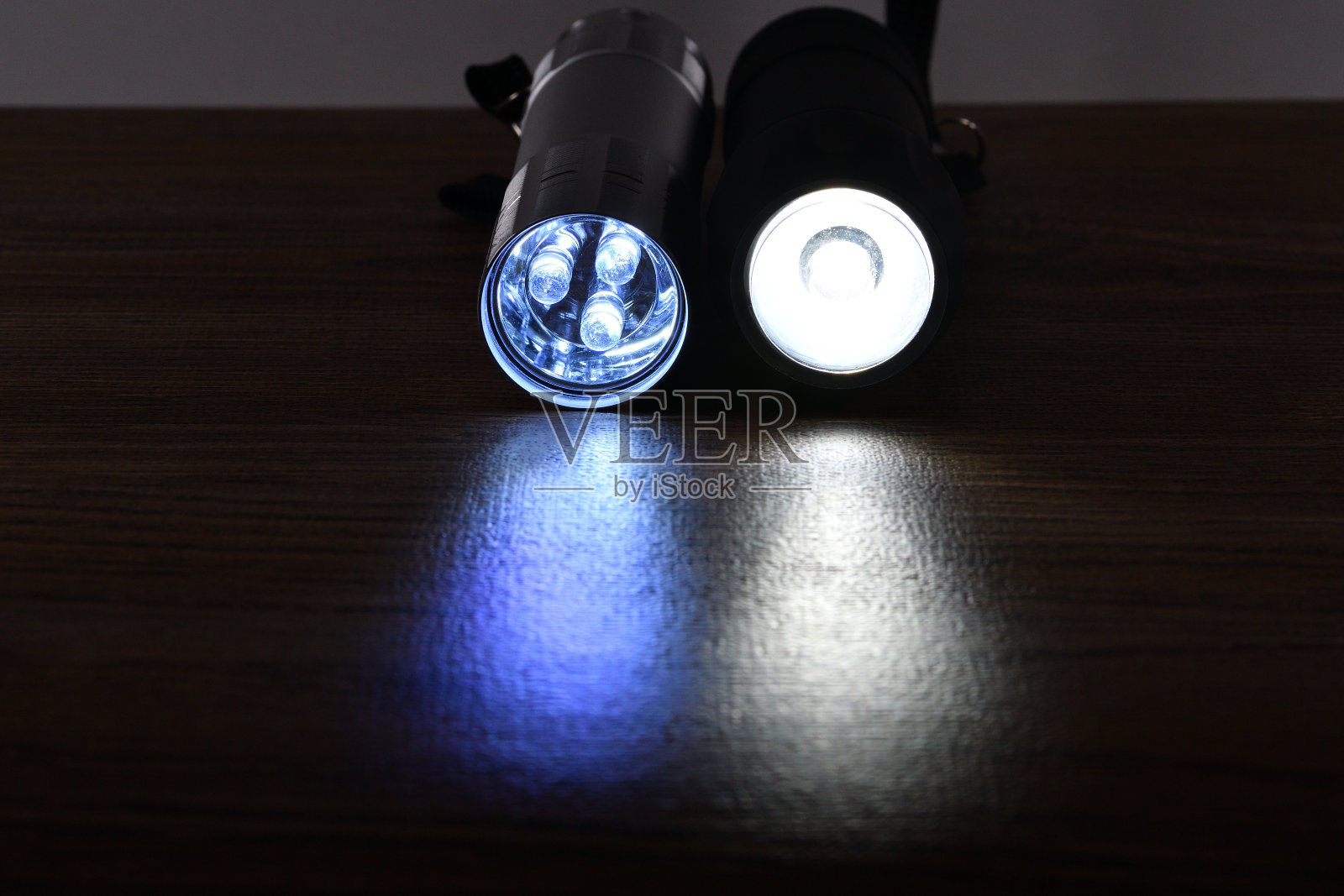 LED灯照片摄影图片