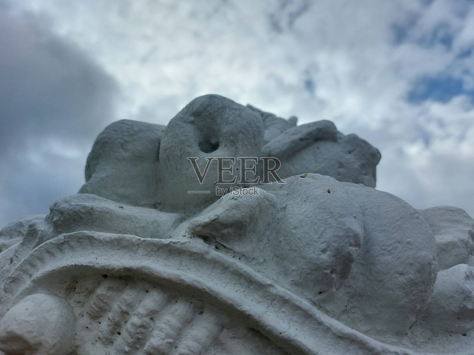 多云的一天照片摄影图片