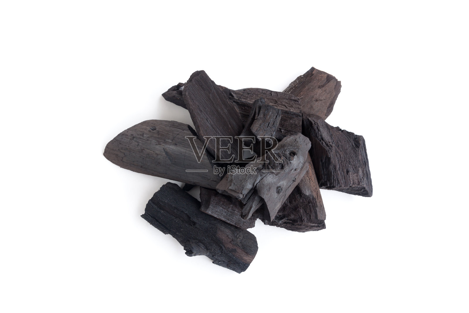 黑色天然木材木炭隔离在白色背景，硬木木炭，俯视图照片摄影图片