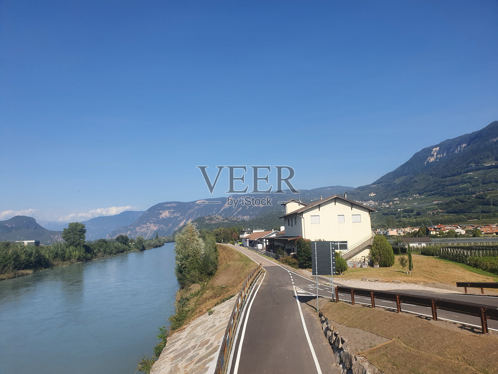 南蒂罗尔河-埃格纳-博尔扎诺-阿尔托阿迪奇照片摄影图片