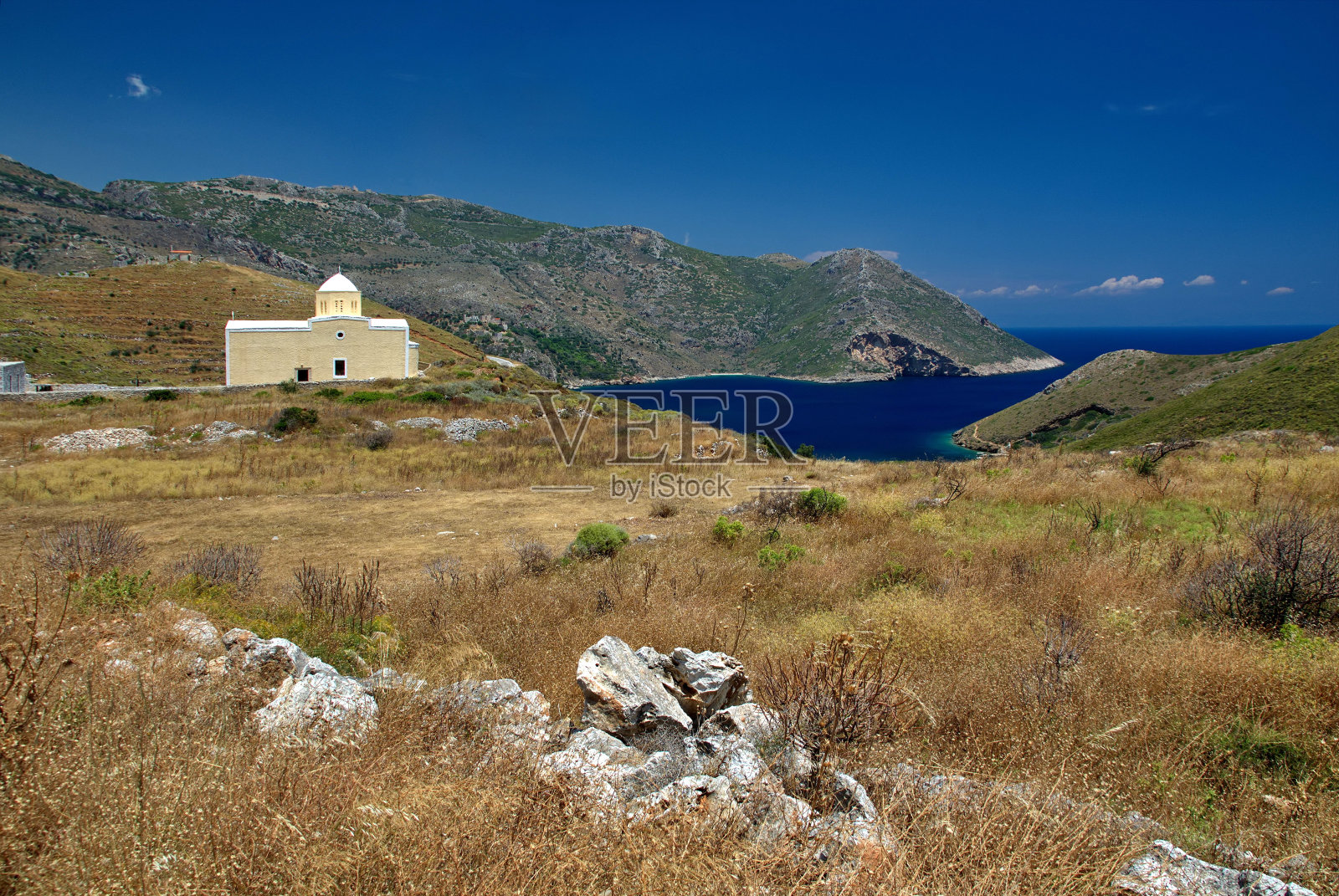 俯瞰大海的教堂景色照片摄影图片