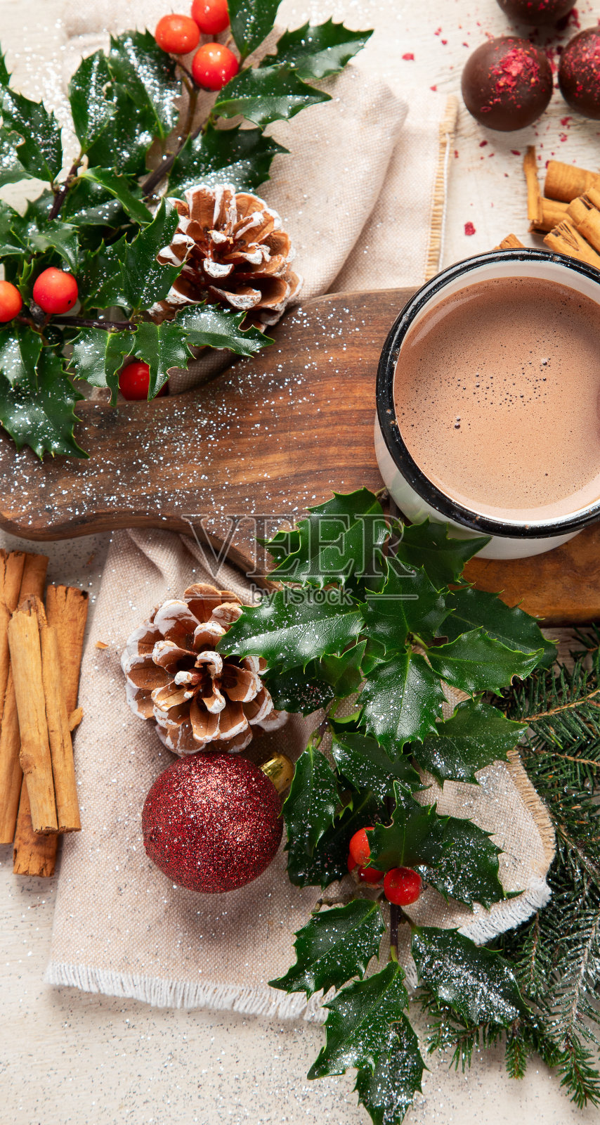 冬季舒适的圣诞复古背景。那杯可可。圣诞节的气氛。照片摄影图片