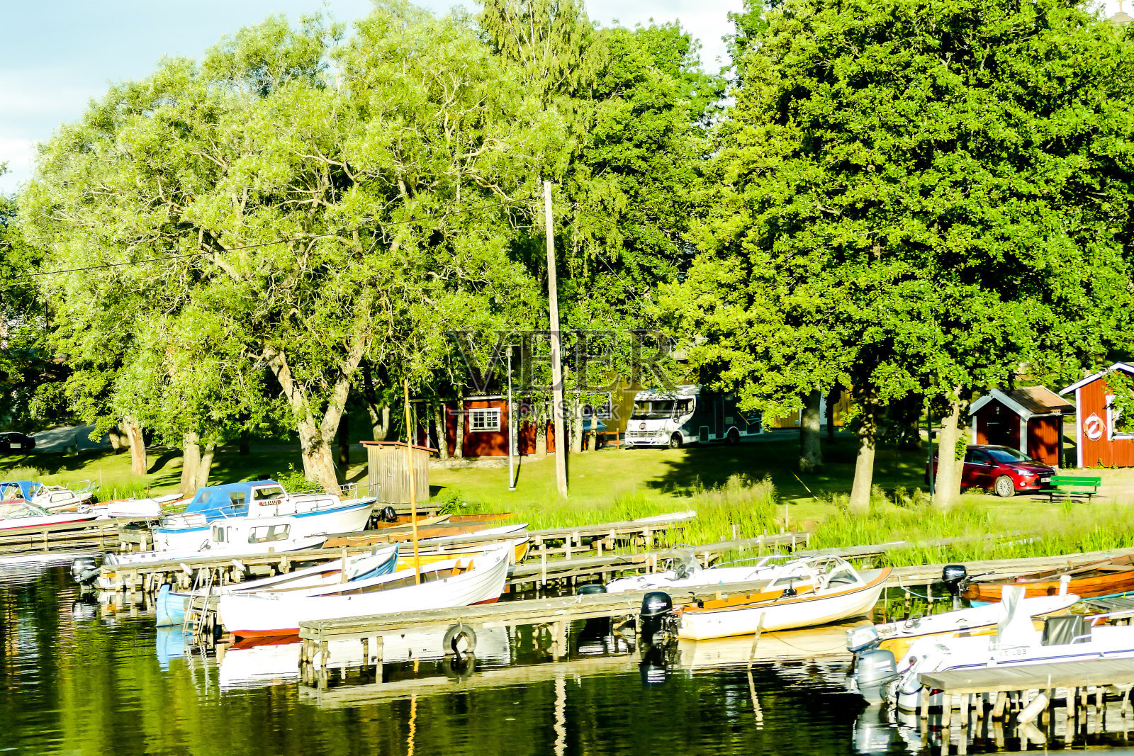 彼得霍夫公园，位于瑞典斯堪的纳维亚半岛的北欧照片摄影图片