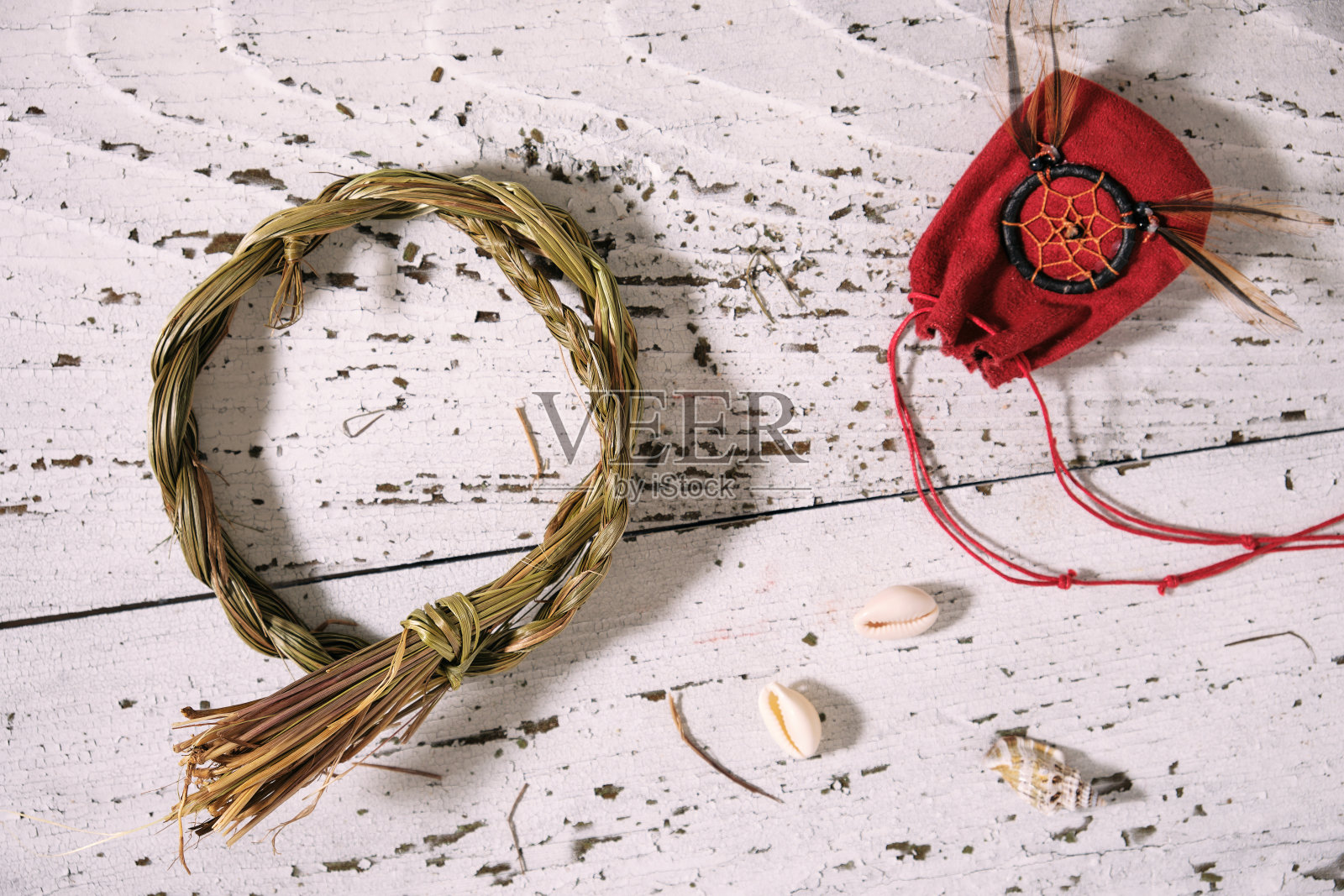 草编和药袋照片摄影图片