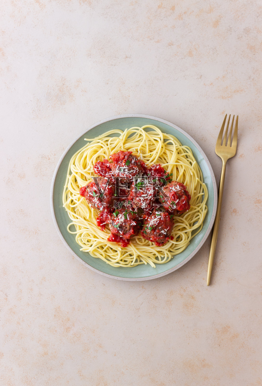意大利面番茄酱肉丸意大利面。意大利菜。照片摄影图片