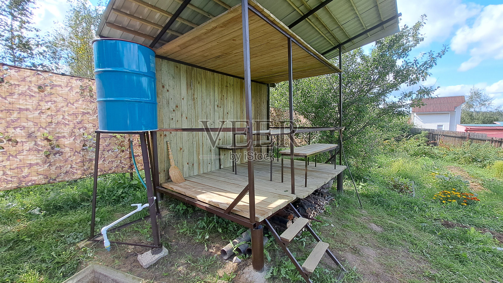 郊区别墅的凉亭照片摄影图片