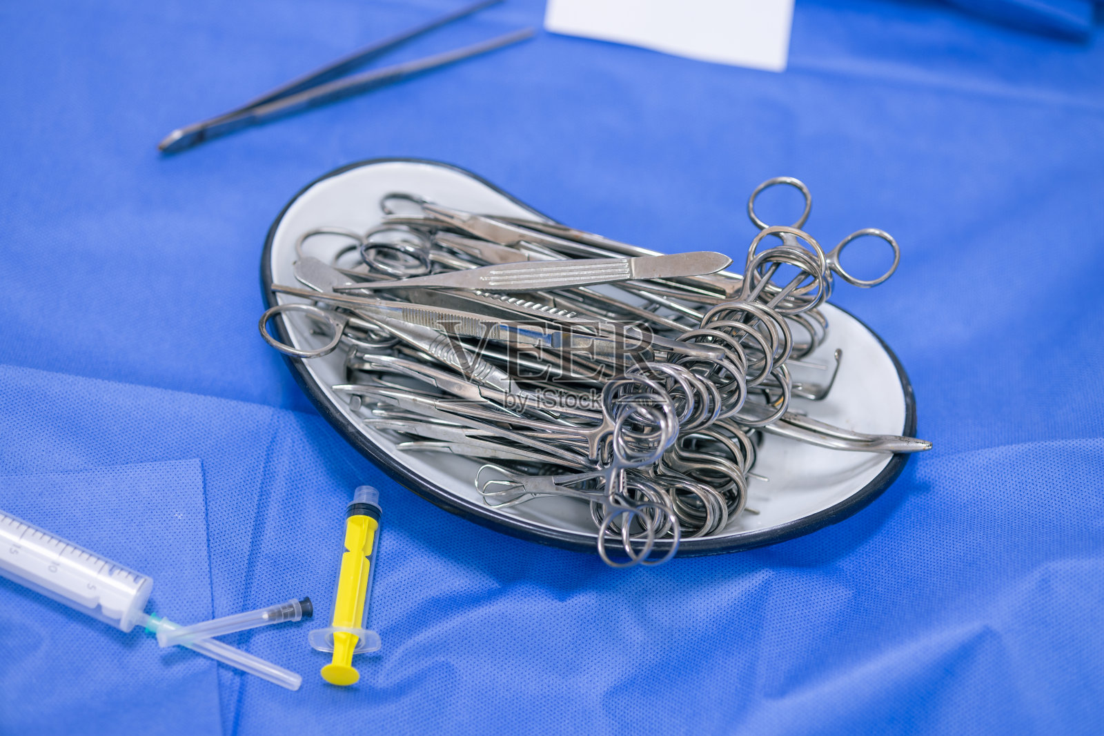 手术器械术前，无菌医疗器械照片摄影图片