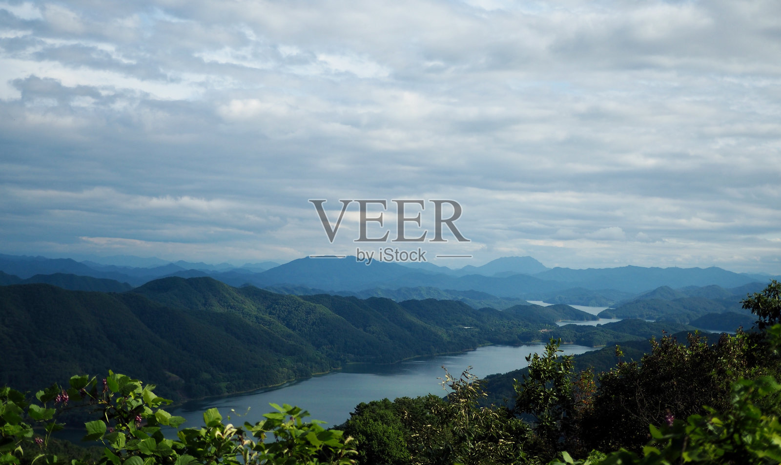 韩国忠北大清湖山照片摄影图片