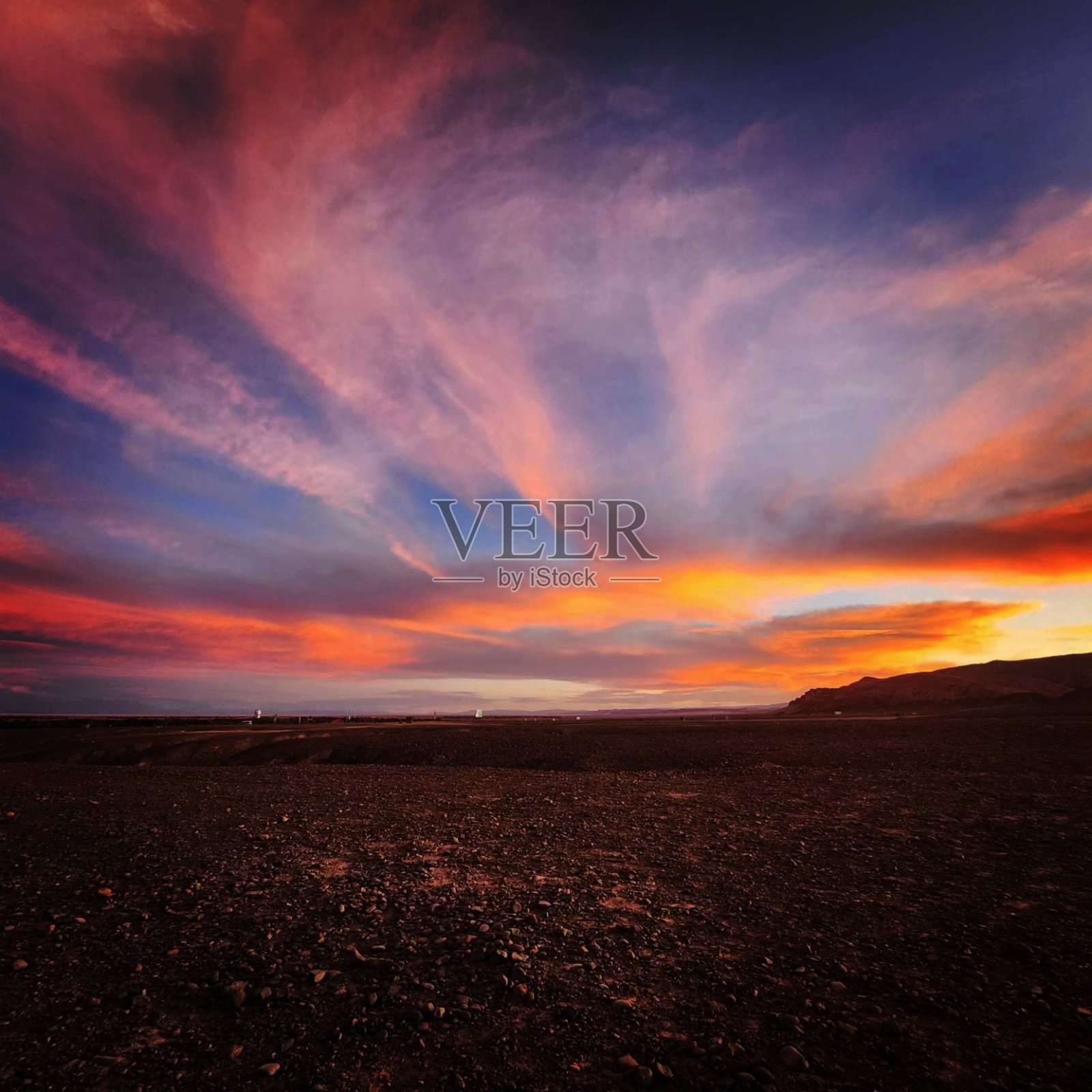 智利圣佩德罗德阿塔卡马美丽的日落。照片摄影图片